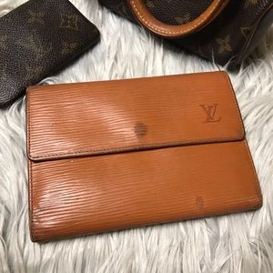 AUTH Louis Vuitton Epi Porte Papiers